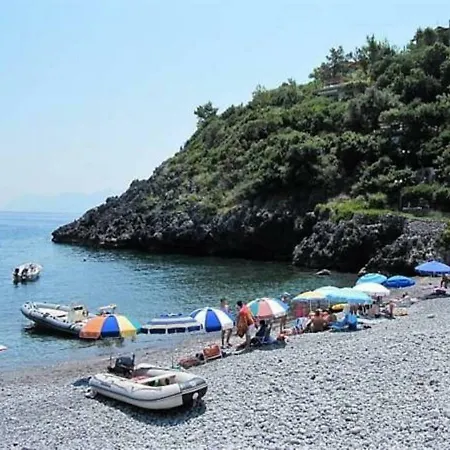 Holidays In The Sea & Mountains Holiday home Agia Sofia (Kireas)